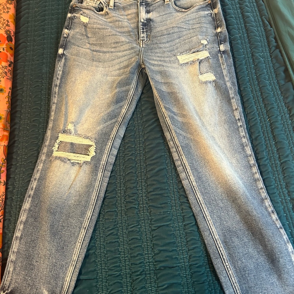 KanCan Estilo distressed jeans sz 11/29